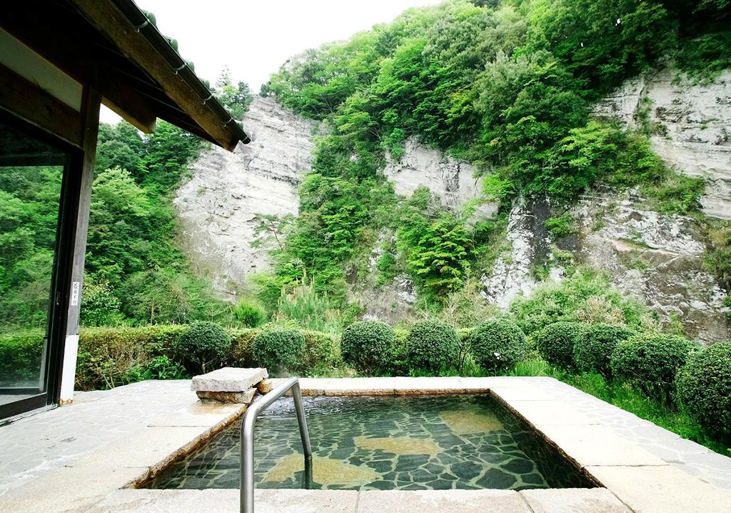 日帰り温泉「白壁の湯」/ロマンの森共和国(千葉県/君津市)