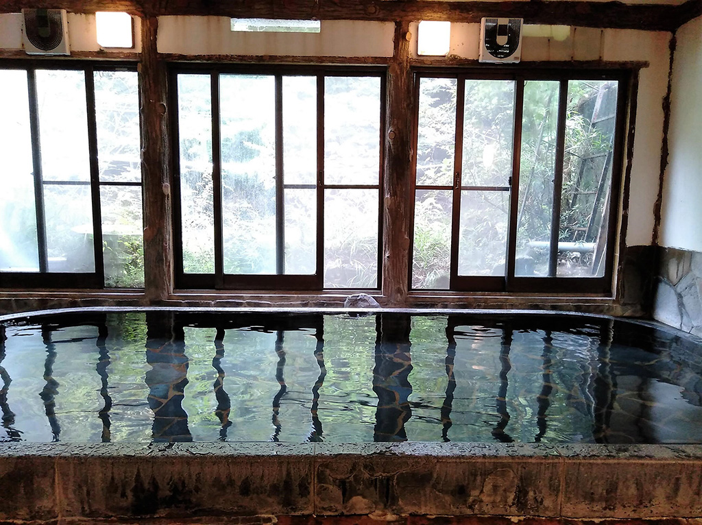 「塔ノ沢一の湯本館」の大浴場(神奈川県/箱根町)