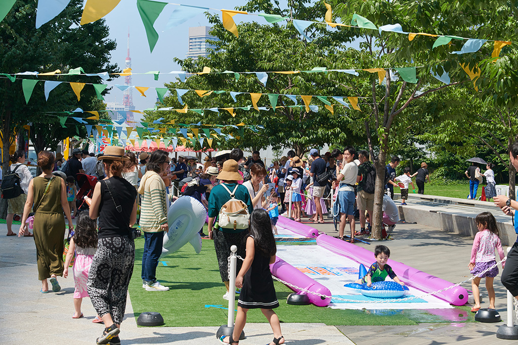 「品川シーズンテラス」のイベント広場/芝浦中央公園(東京都/港区)
