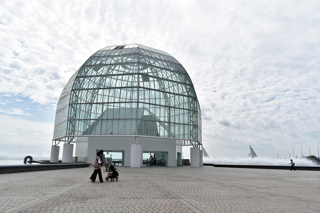東京都葛西臨海水族園のガラスドーム(江戸川区)