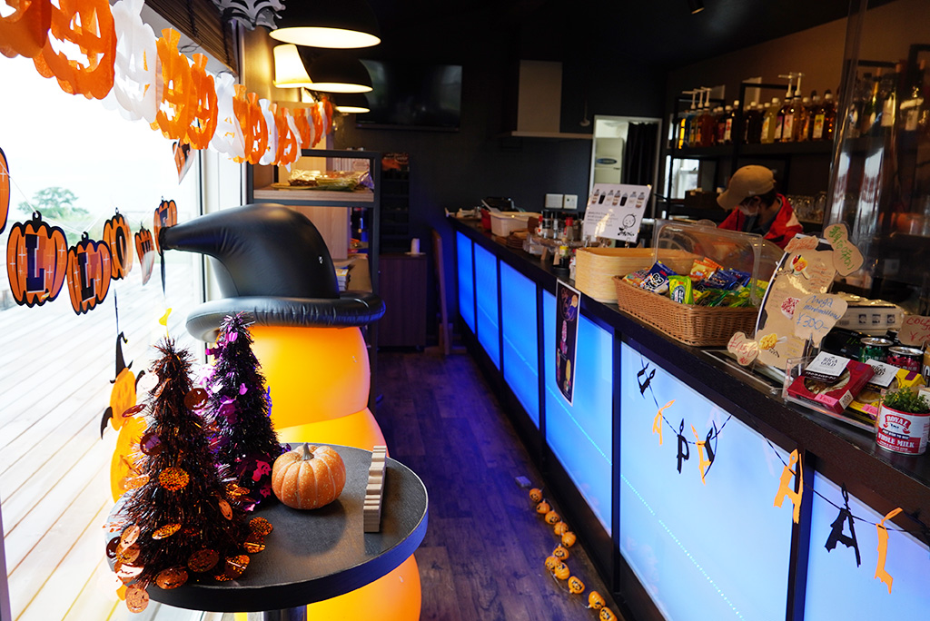 隣接する「Bar PLAM TREE」/パームガーデン舞洲(大阪府/大阪市)