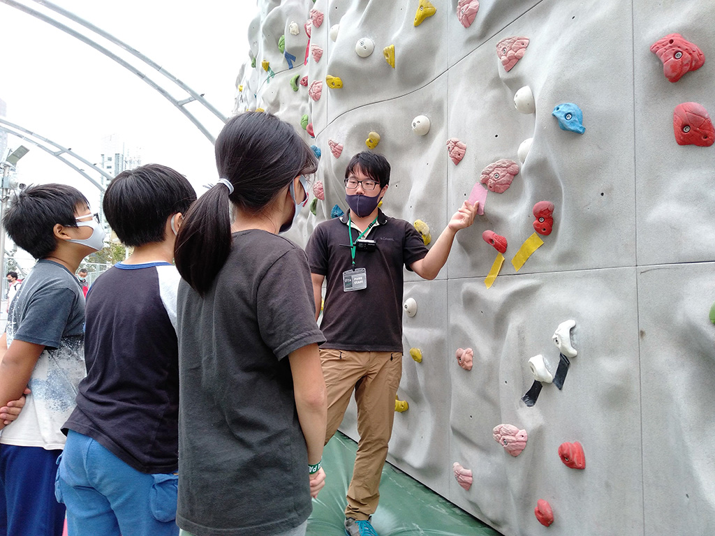 「ボルダリングウォール」/MIYASHITA PARK(ミヤシタパーク)(東京都/渋谷区)