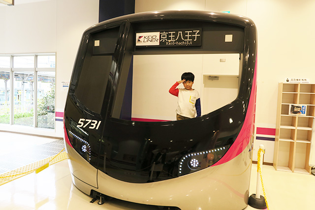 最新型車両「5000系」のフォトスポット/京王れーるランド(東京都/日野市)