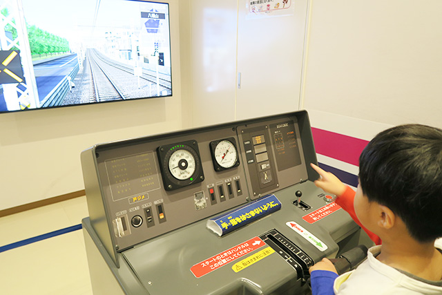 8000系普通列車の運転に挑戦/京王れーるランド(東京都/日野市)