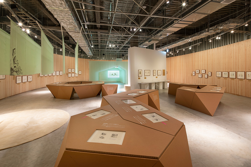 段ボールを使った展示台/PLAY! MUSEUM(東京都/立川市)