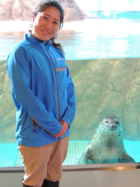 渡邉さんと“ホシ”くんのツーショット/しながわ水族館(東京都/品川区)