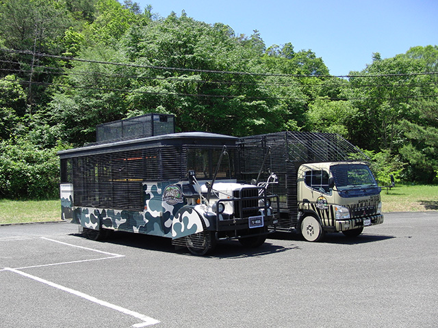 冒険ライド(左)とサファリ・ザ・ライド(右)/姫路セントラルパーク(兵庫県/姫路市)