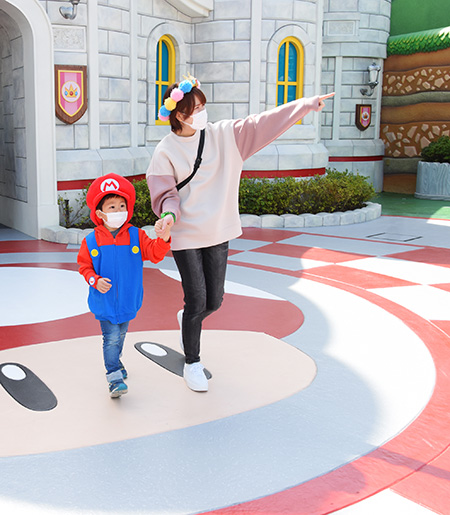 ピーチ城を出たところ/USJ「スーパー・ニンテンドー・ワールド」(大阪府/大阪市)