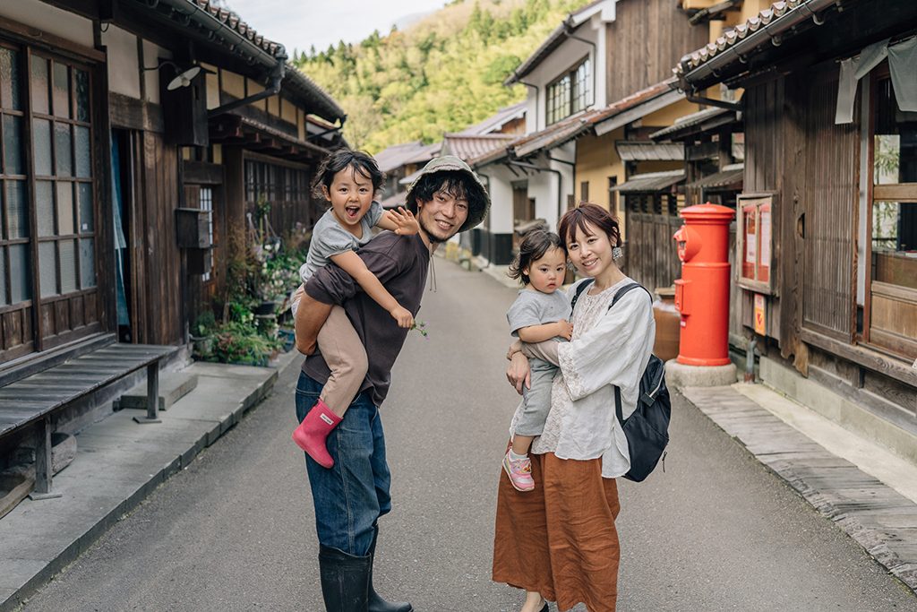 移住インタビュー|仕事と暮らしを分断せず、みんなでできることを持ち寄り暮らす(島根県大田市大森町)