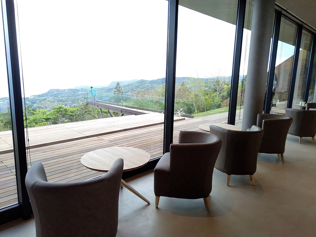 「Café●321」店内/小室山リッジウォーク“MISORA”(静岡県/伊東市)