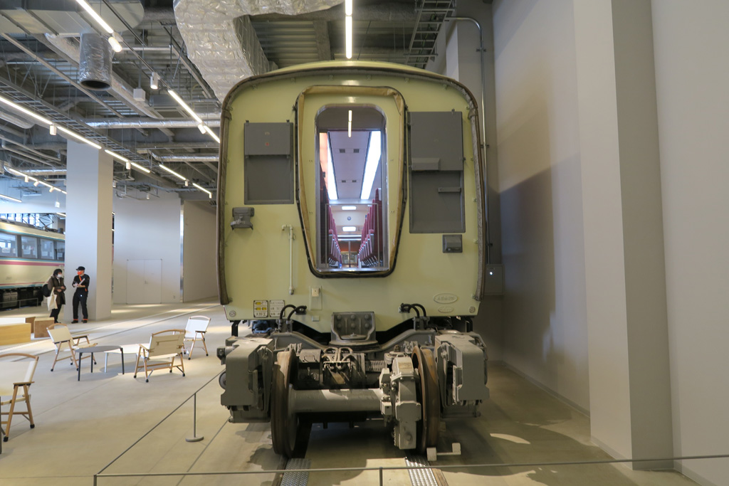 HiSEの後ろにまわると車輪や台車も見られます/ロマンスカーミュージアム