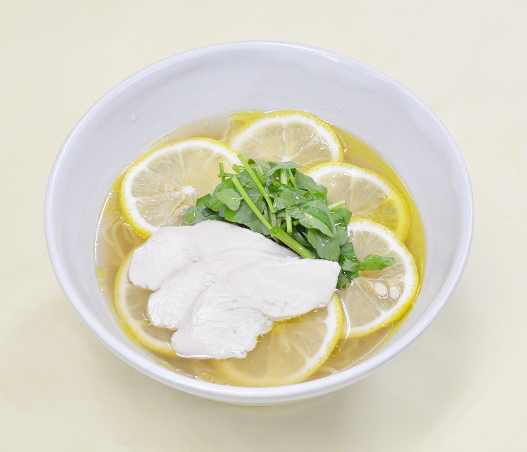 フードコートのレモンラーメン/上河内SA【下り】(栃木県/宇都宮市)