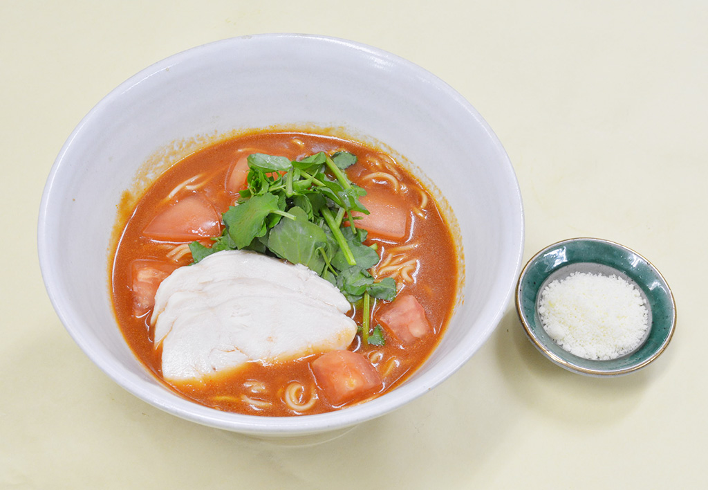 フードコートのtomatoラーメン/上河内SA【下り】(栃木県/宇都宮市)