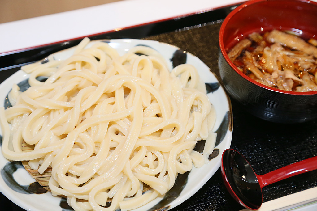 翁の郷の肉汁うどん/蓮田SA【上り】(Pasar蓮田)(埼玉県/蓮田市)