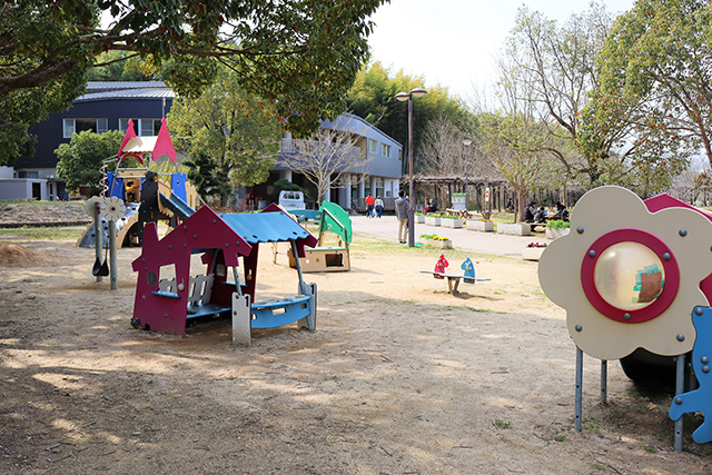 小さな子どもが遊びやすい遊具/道の駅 四季の郷公園 FOOD HUNTER PARK(和歌山県/和歌山市)