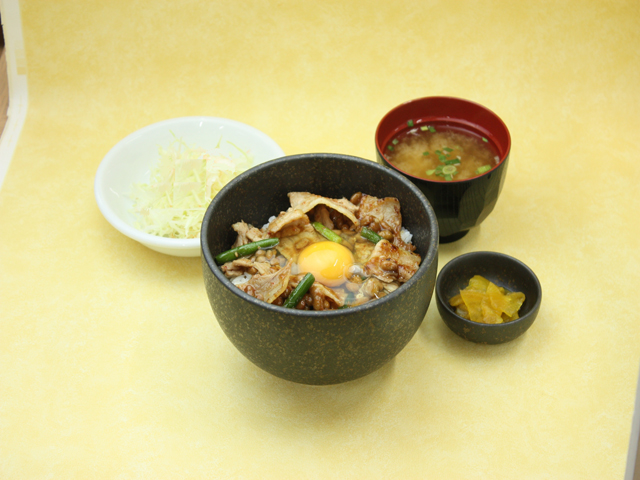 鶴巣スタミナ丼/鶴巣PA【下り】(宮城県/黒川郡大和町)