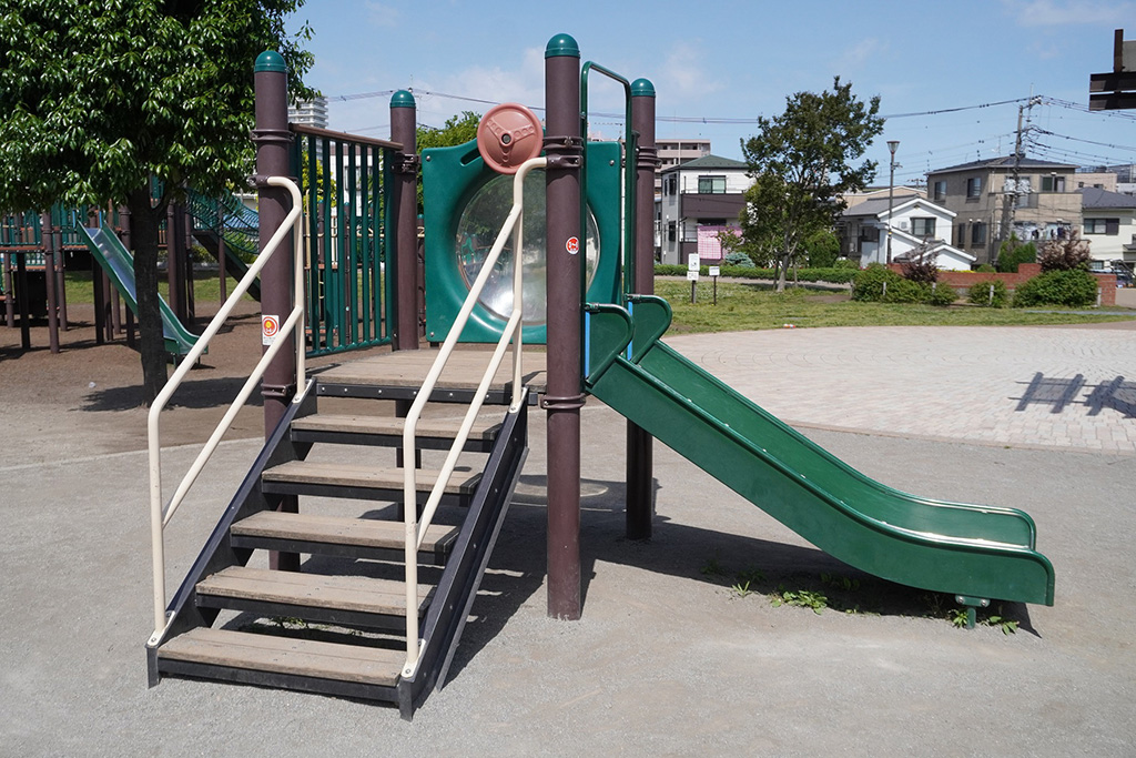 幼児用滑り台/新田さくら公園(東京都/足立区)