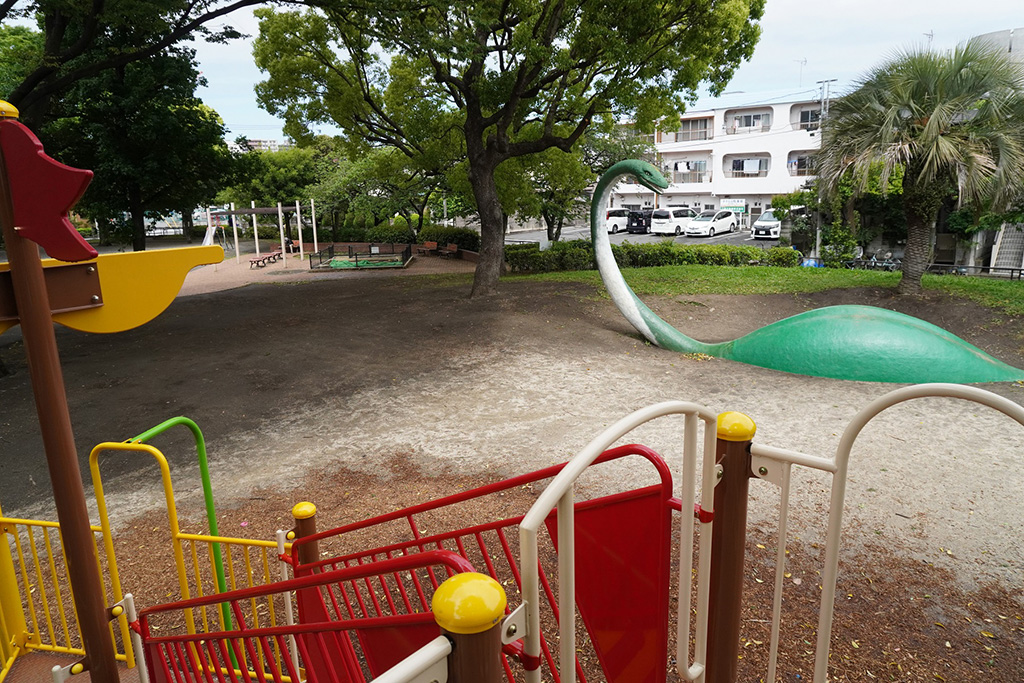 複合遊具のトップデッキからの眺め/陣川戸公園(東京都/足立区)