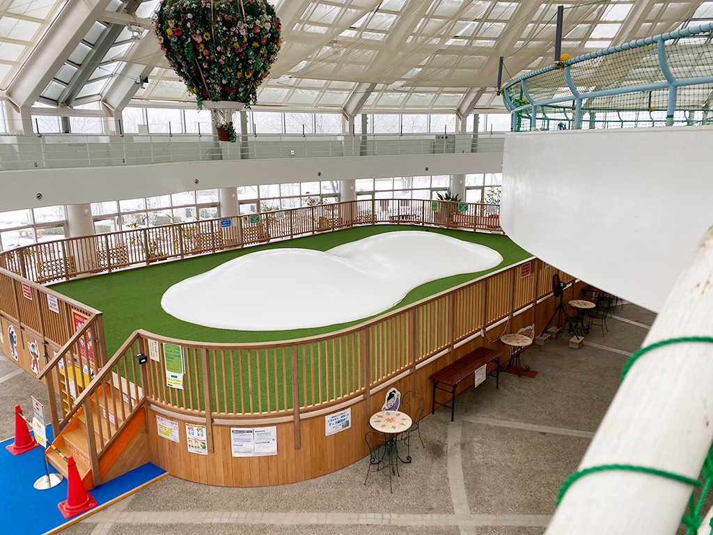 超大型トランポリン「ジャンピン」/高岡おとぎの森公園 おとぎの森館(富山県/高岡市)