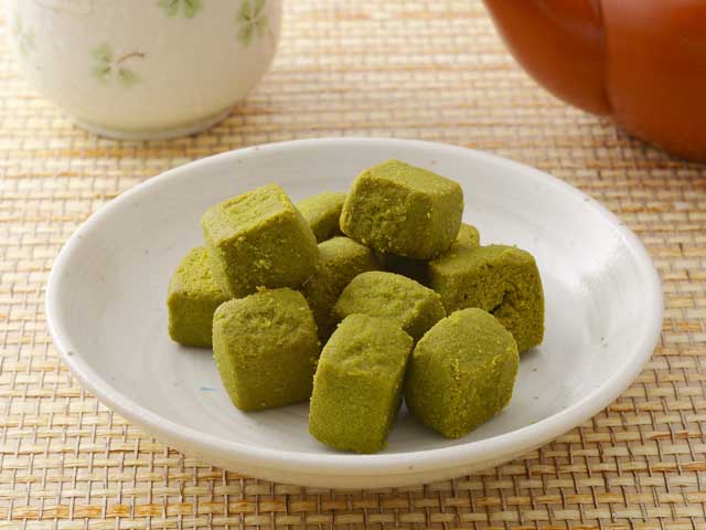 濃い西尾の抹茶お口の中でほろっほろっと・・・なくなるクッキー