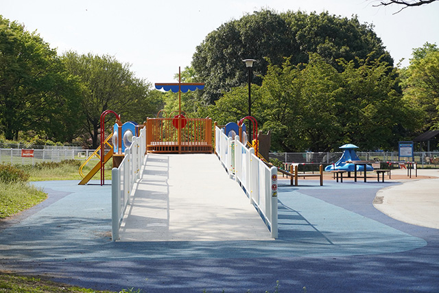 複合遊具「みらい号」/都立砧公園(東京都/世田谷区)