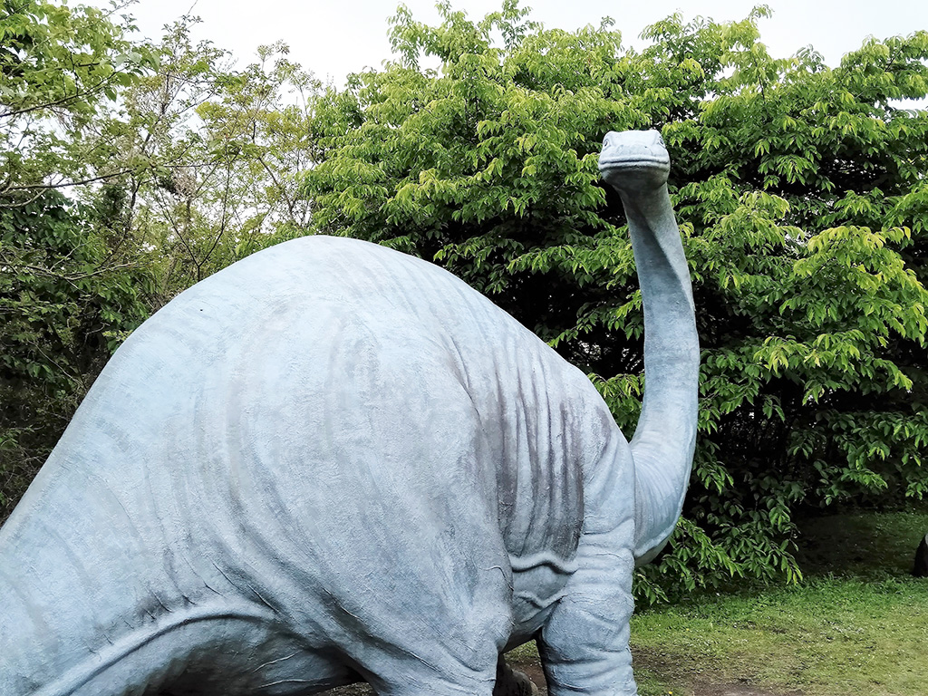 ブロントサウルスのオブジェ/恐竜広場(小室山公園内)(静岡県/伊東市)