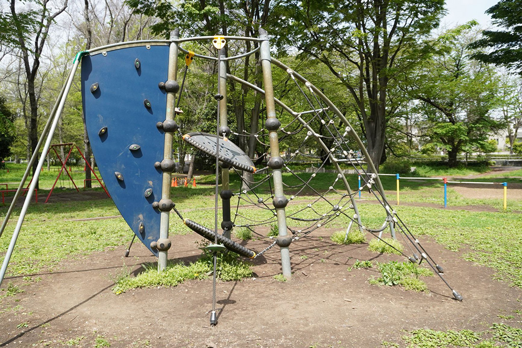 6~12歳向けの複合遊具/都立和田堀公園(東京都/杉並区)