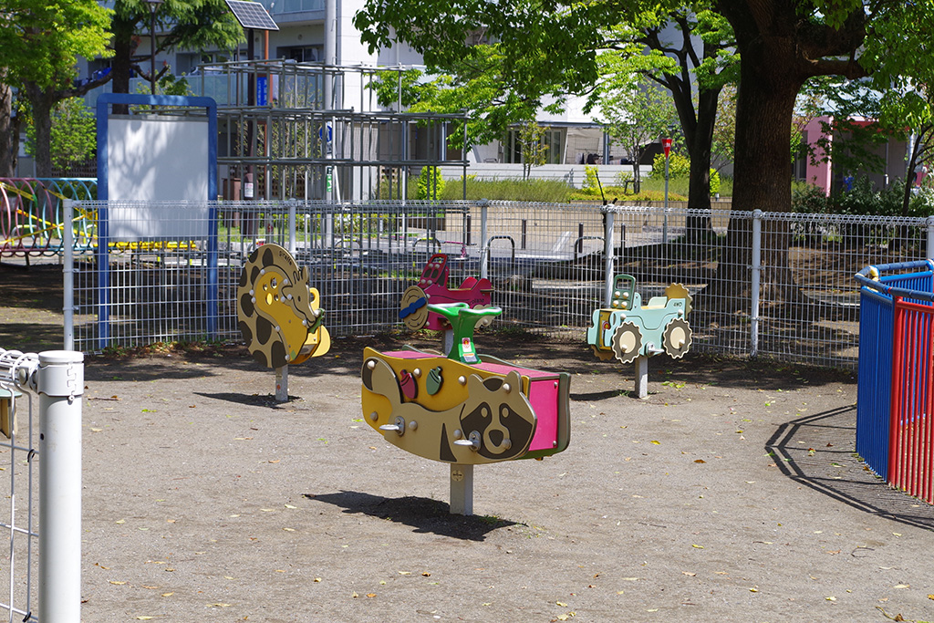 スプリング遊具/東綾瀬公園(東京都/足立区)