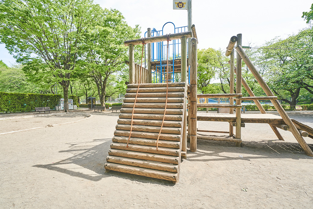 ロープ登り(複合遊具:大)/小平中央公園(東京都/小平市)