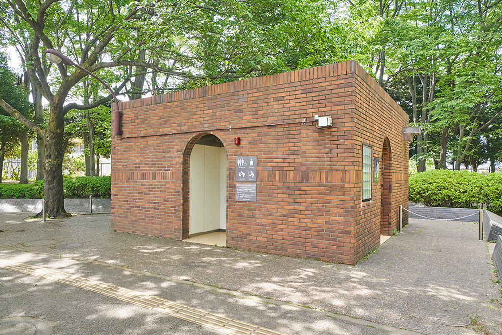 公園内トイレ/小平中央公園(東京都/小平市)