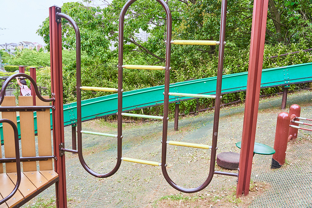 鉄はしご(複合遊具:大)/稲城中央公園(東京都/稲城市)