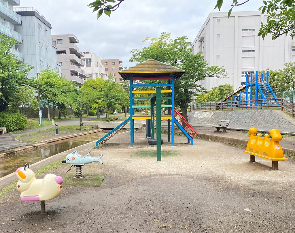 ロッキング遊具、スプリング遊具/大横川親水公園(東京都/墨田区)
