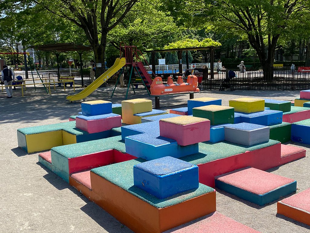 キューブ遊具/大谷田南公園(東京都/足立区)