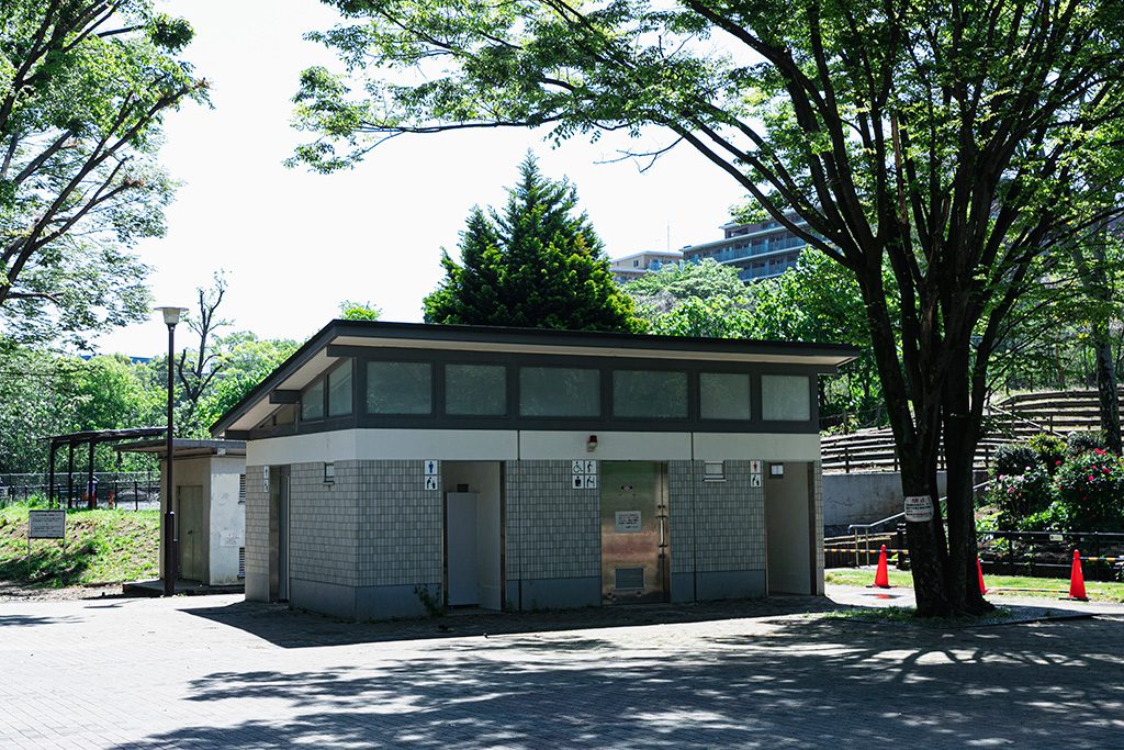 園内のトイレ/戸山公園(東京都/新宿区)