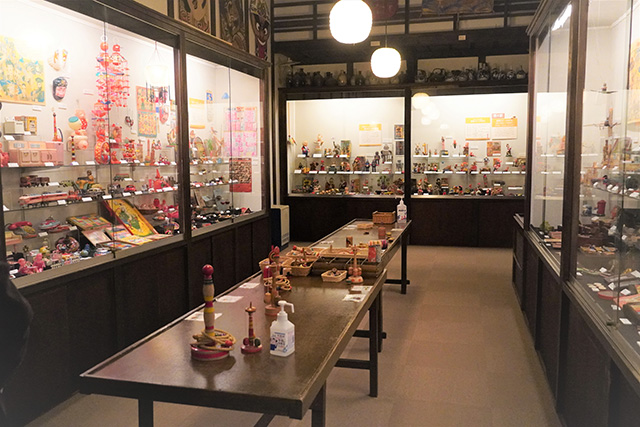 日本のコマやベーゴマなどで遊べるコーナー/日本玩具博物館(兵庫県/姫路市)