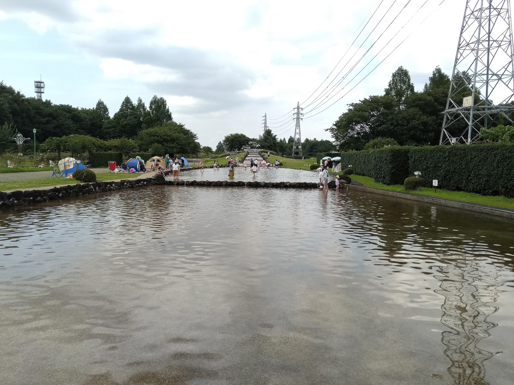 “じゃぶじゃぶ池”こと「親水広場」/大宮花の丘農林公苑(埼玉県/さいたま市)