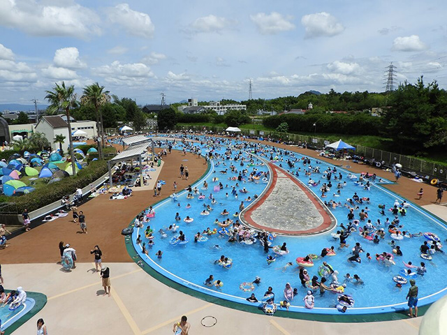 屋外の流水プール/草津市ロクハ公園(滋賀県/草津市)