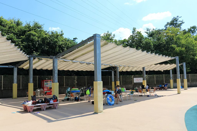日よけのある休憩所/草津市ロクハ公園(滋賀県/草津市)
