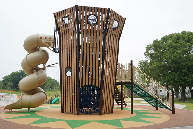 円筒埴輪の塔/都立舎人公園(東京都/足立区)
