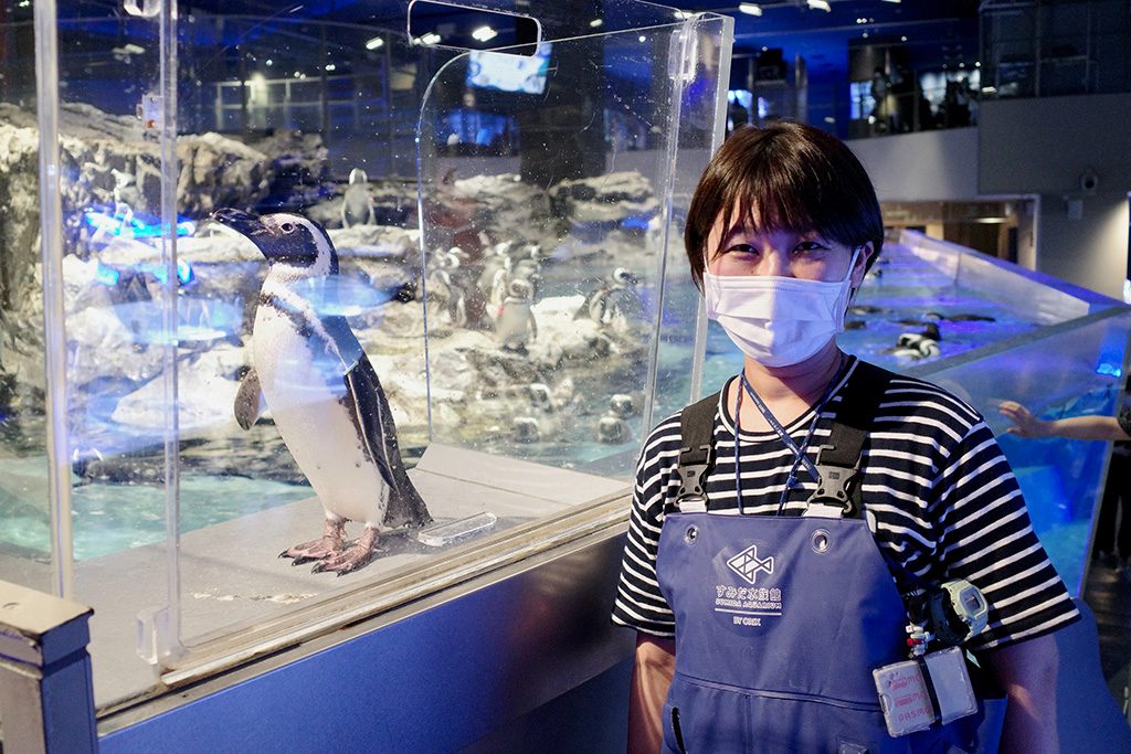 飼育スタッフの大城さん/すみだ水族館(東京都/墨田区)