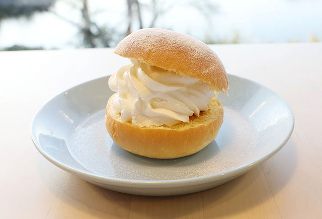 「ムーミン谷の食堂」のデザート、セムラ400円/ムーミンバレーパーク(埼玉県/飯能市)