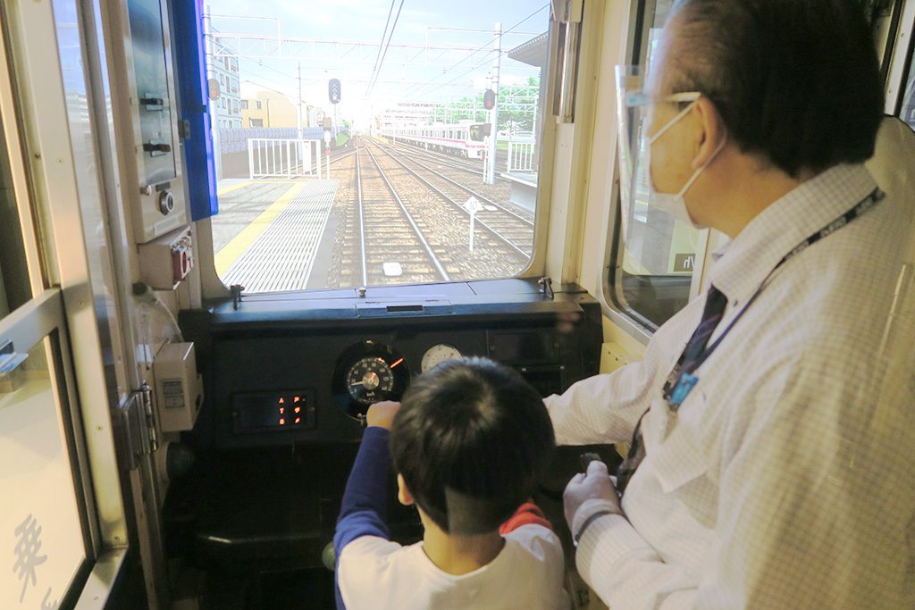 シミュレーター体験の様子/京王れーるランド(東京都/日野市)