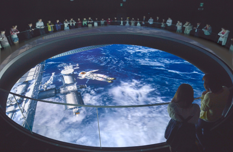 大型円形高解像度シアター「シアター宙(ソラ)」/宇宙ミュージアムTeNQ(東京都/文京区)