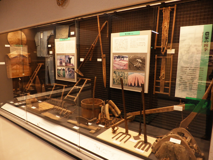 土器や農具の展示/平塚市博物館(神奈川県)