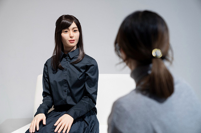 アンドロイド「オトナロイド」/日本科学未来館(東京都/江東区)