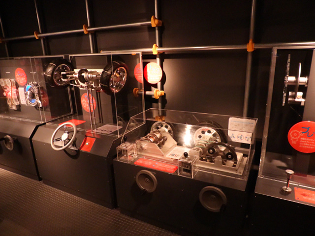 自動車の部品の機能を体験できる展示/千葉市科学館(千葉県)