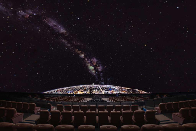 高解像度の映像で臨場感あふれるプラネタリウム/大阪市立科学館(大阪府)