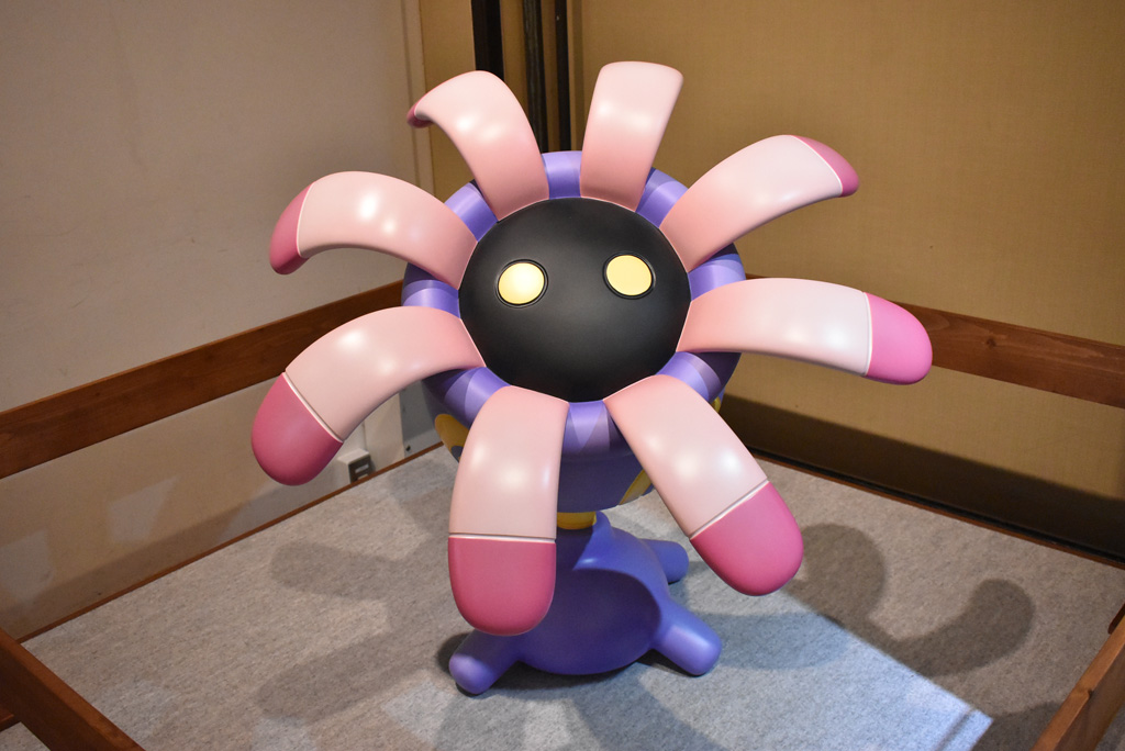 不思議な形をしたポケモン「リリーラ」の実物大模型/国立科学博物館(東京都/台東区)