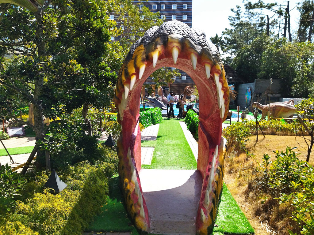 エントランスのティラノサウルス/ダイナソーアドベンチャーツアー in 東京ベイ幕張(千葉県)