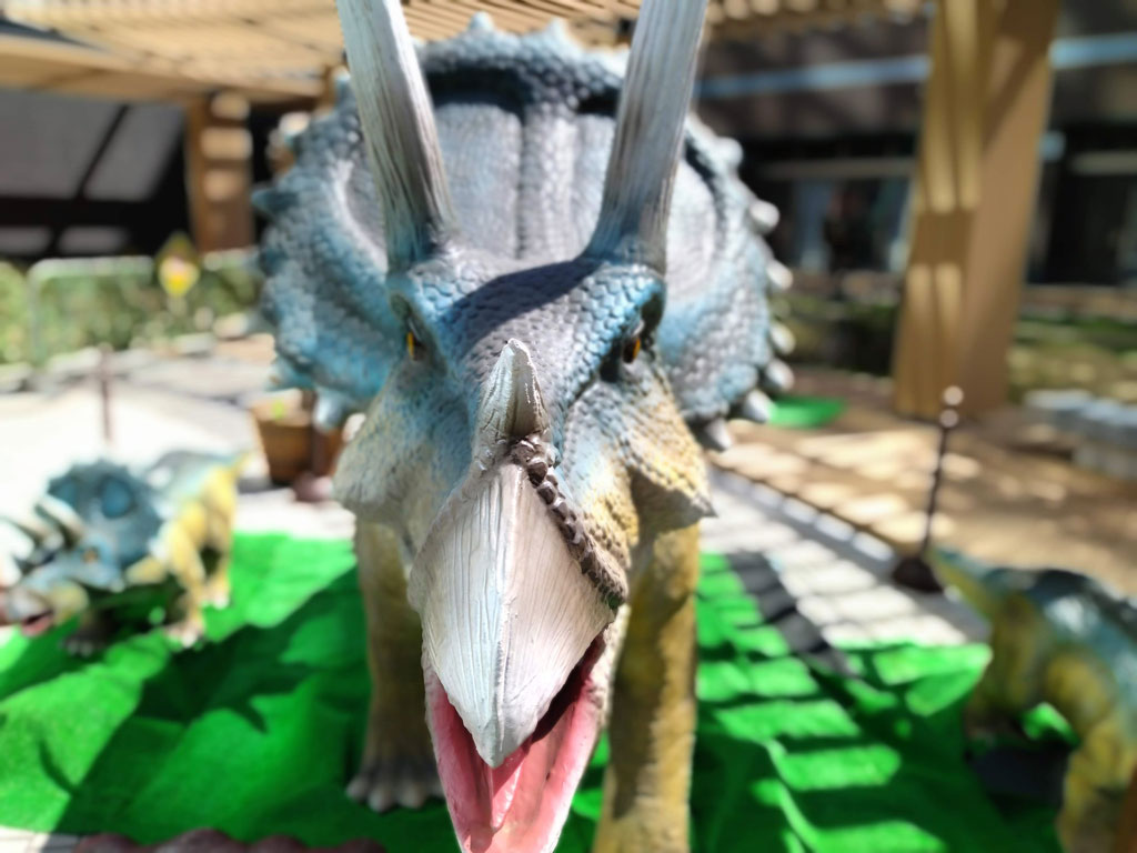 3本の角をもったトリケラトプス/ダイナソーアドベンチャーツアー in 東京ベイ幕張(千葉県)